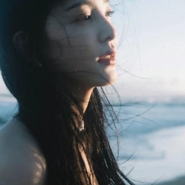 公园里的女孩